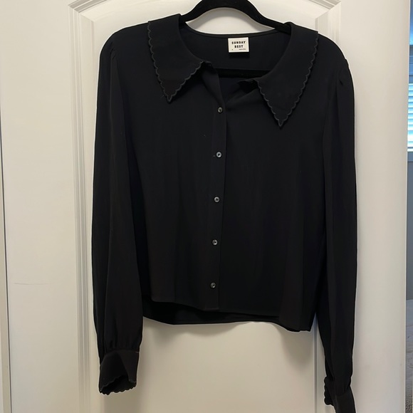 Aritzia Sunday Best Blouse- size medium. NWT - Picture 1 of 3